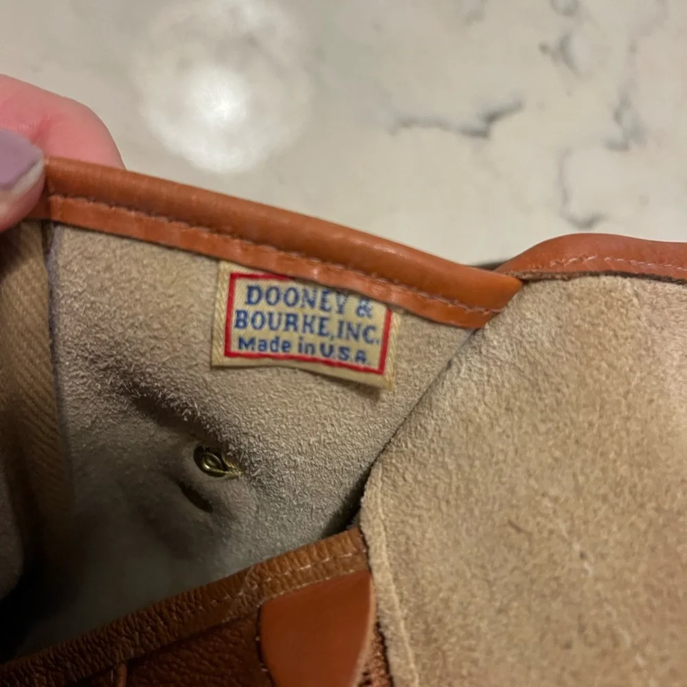 Classic Dooney & Bourke Vintage‎ Calico Cream Carrier Shoulder Bag